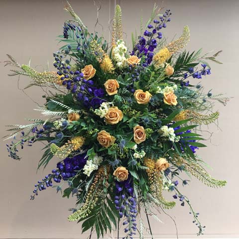 (image for) Blue and Gold Easel Flower Spray - Click Image to Close